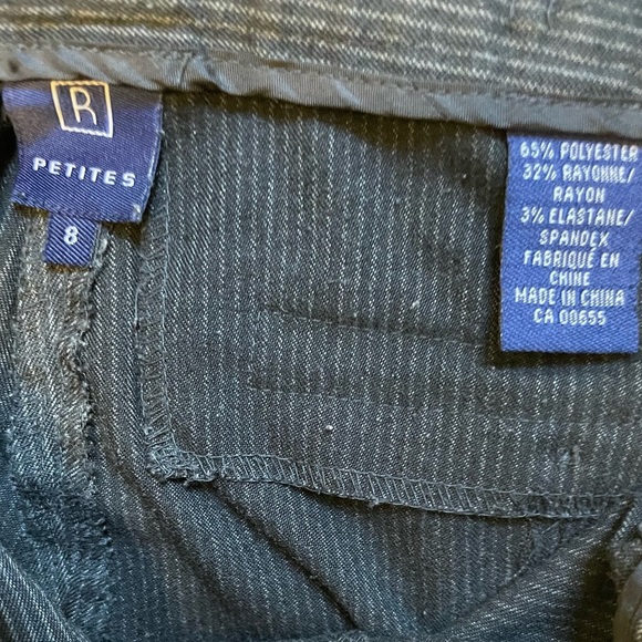 Reitmans Petite pinstriped pants with slanted front pockets women’s size 8 - Picture 6 of 7